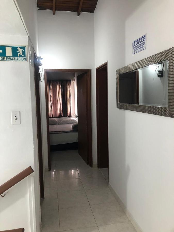 New Memphis Hostal Medellin Bagian luar foto