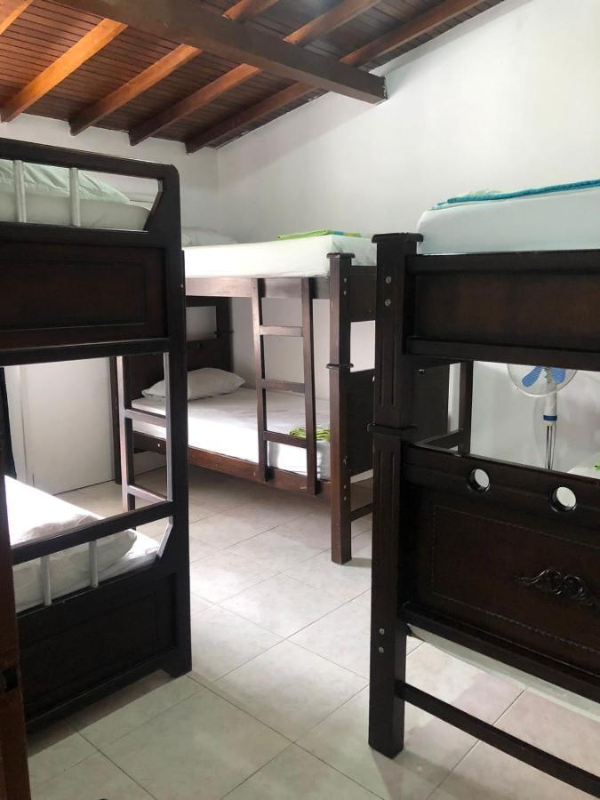 New Memphis Hostal Medellin Bagian luar foto