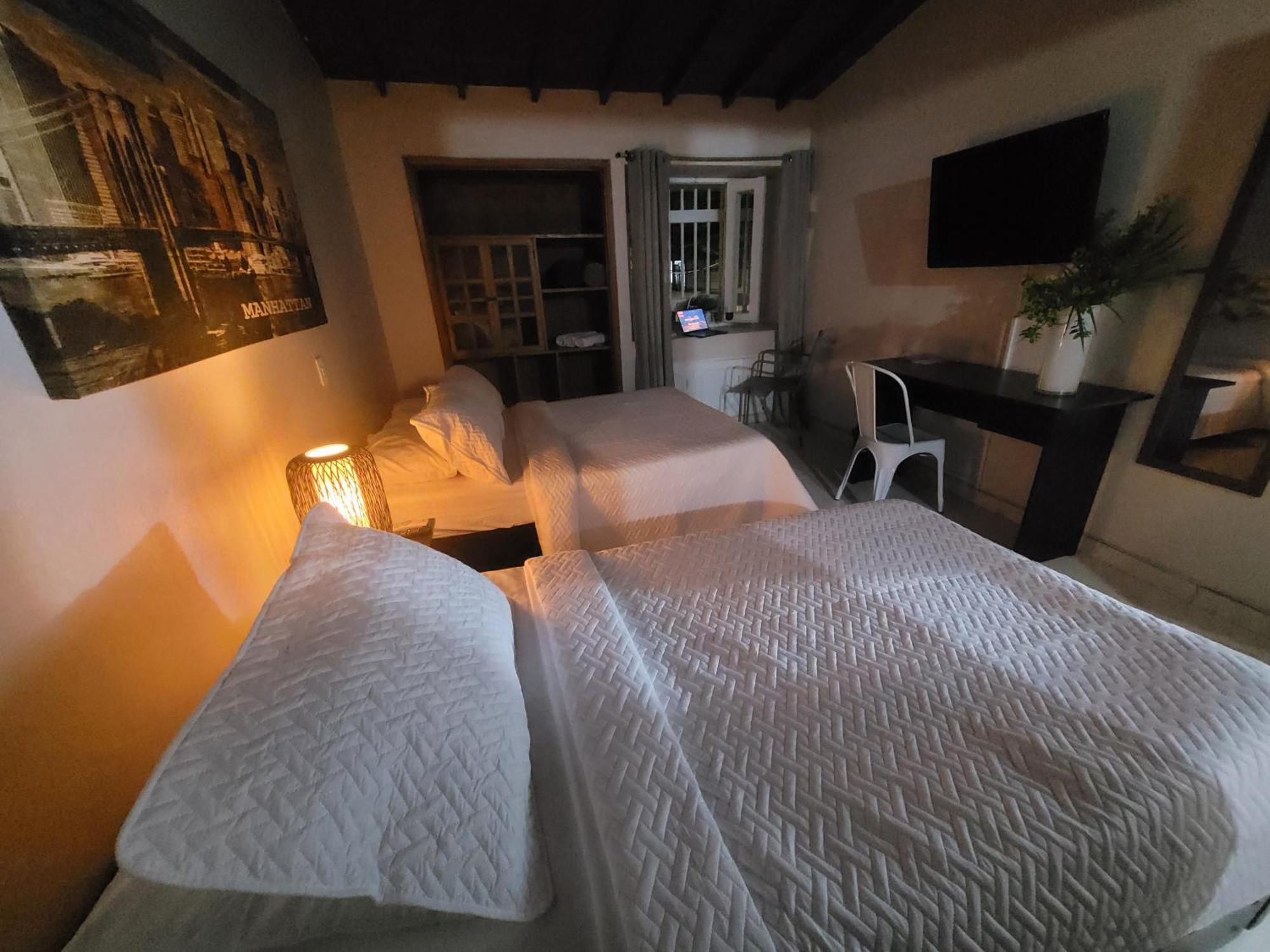 New Memphis Hostal Medellin Bagian luar foto